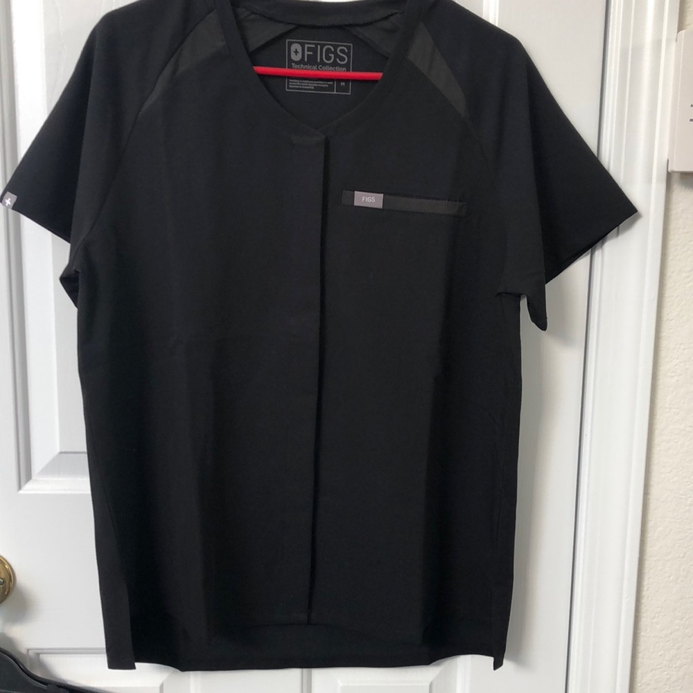 Figs black scrub top
